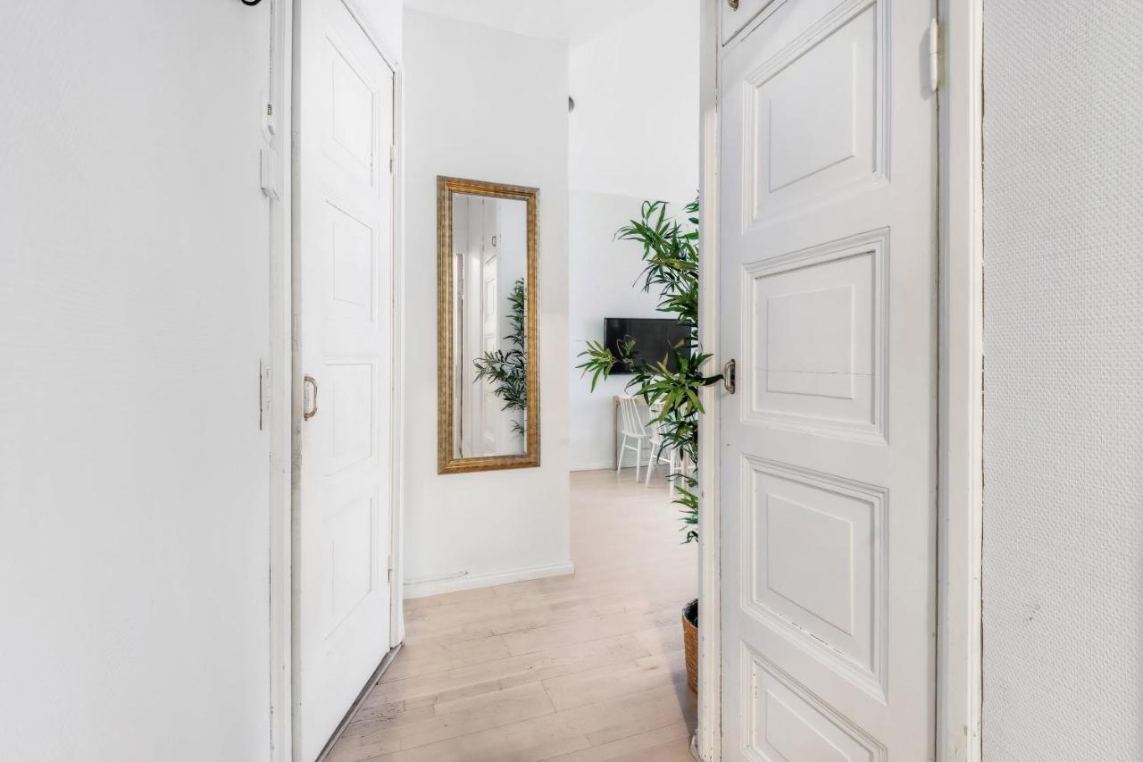 Wehost Modern Scandinavian Studio In Trendy Kallio Helsingfors Exteriör bild